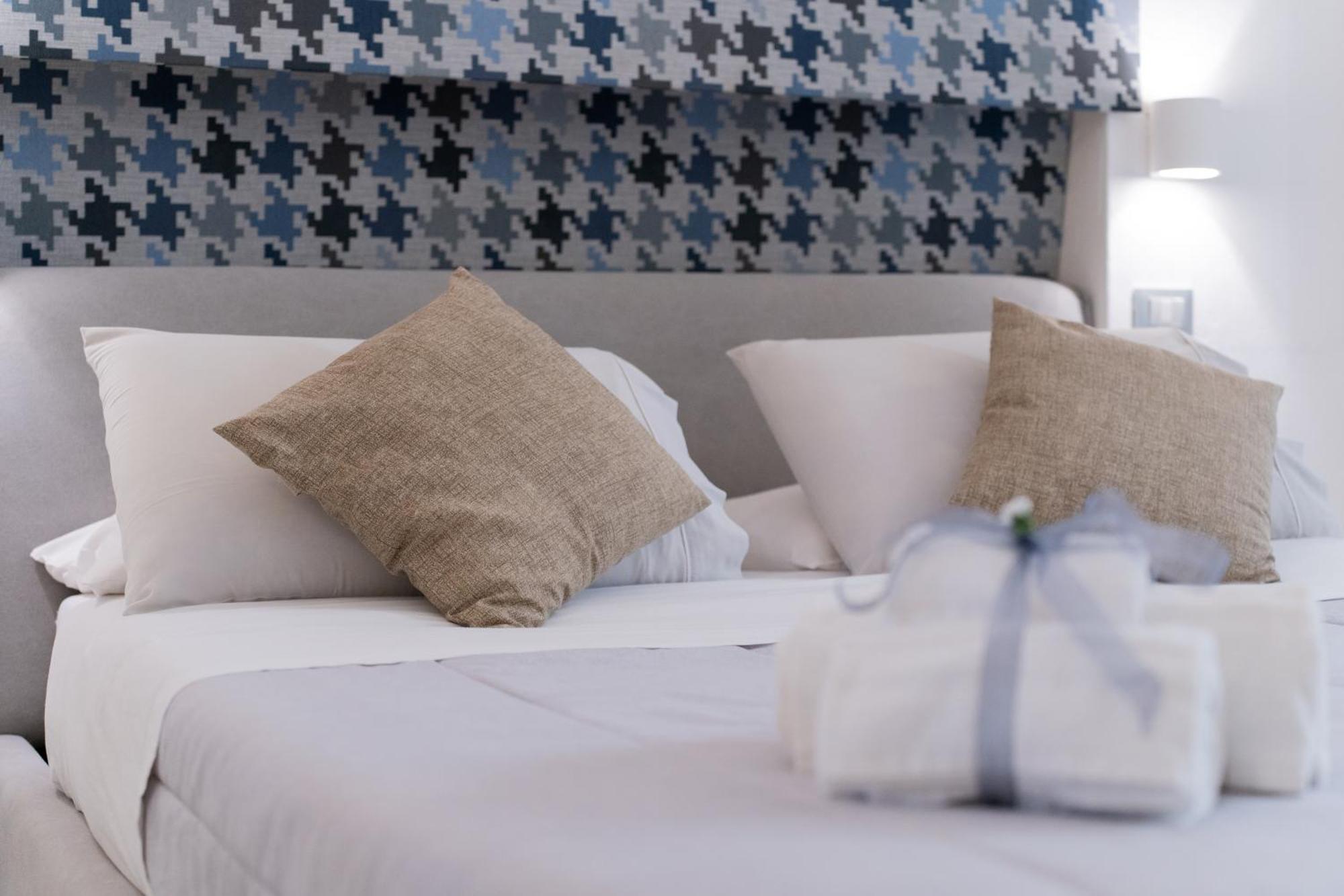Dimora Barocca Luxury Suites Lecce Exterior foto